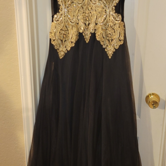 Long dress - Picture 2 of 8